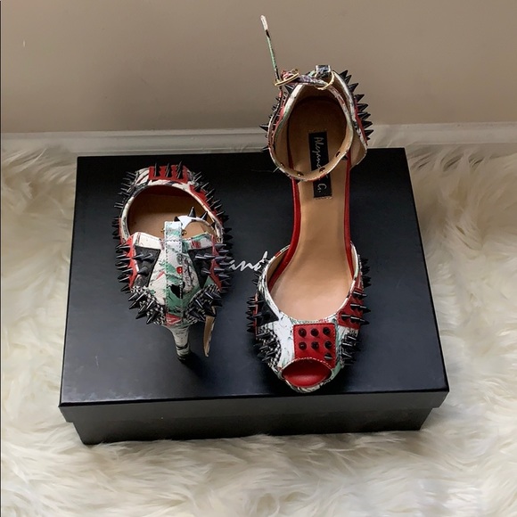 Alejandra G. Super high cute spike heels - Picture 4 of 5